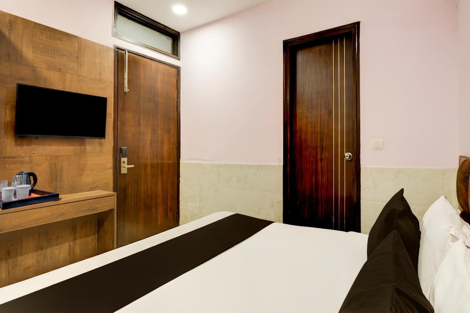 Super Hotel O Alipur Narela Екстер'єр фото