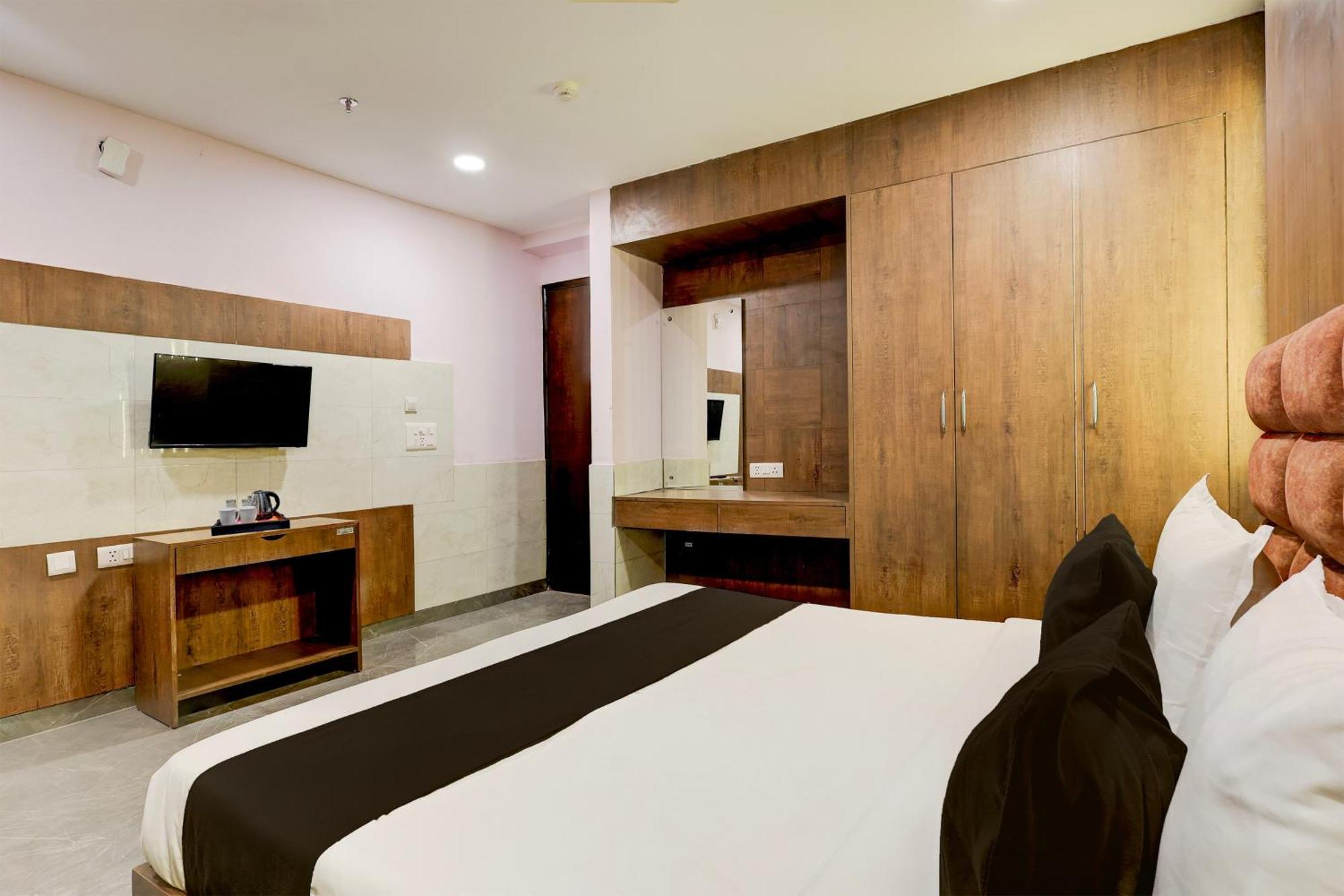 Super Hotel O Alipur Narela Екстер'єр фото